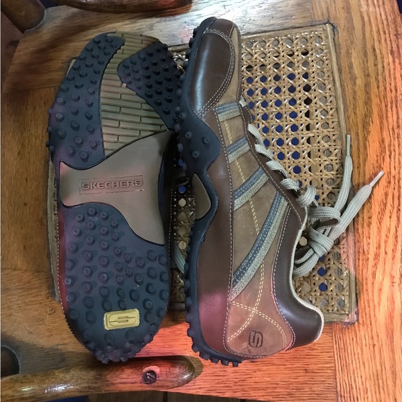 These Sketcher Mens Shoes are in great shape! Size 8.5 SN 60449 - Picture 2 of 7